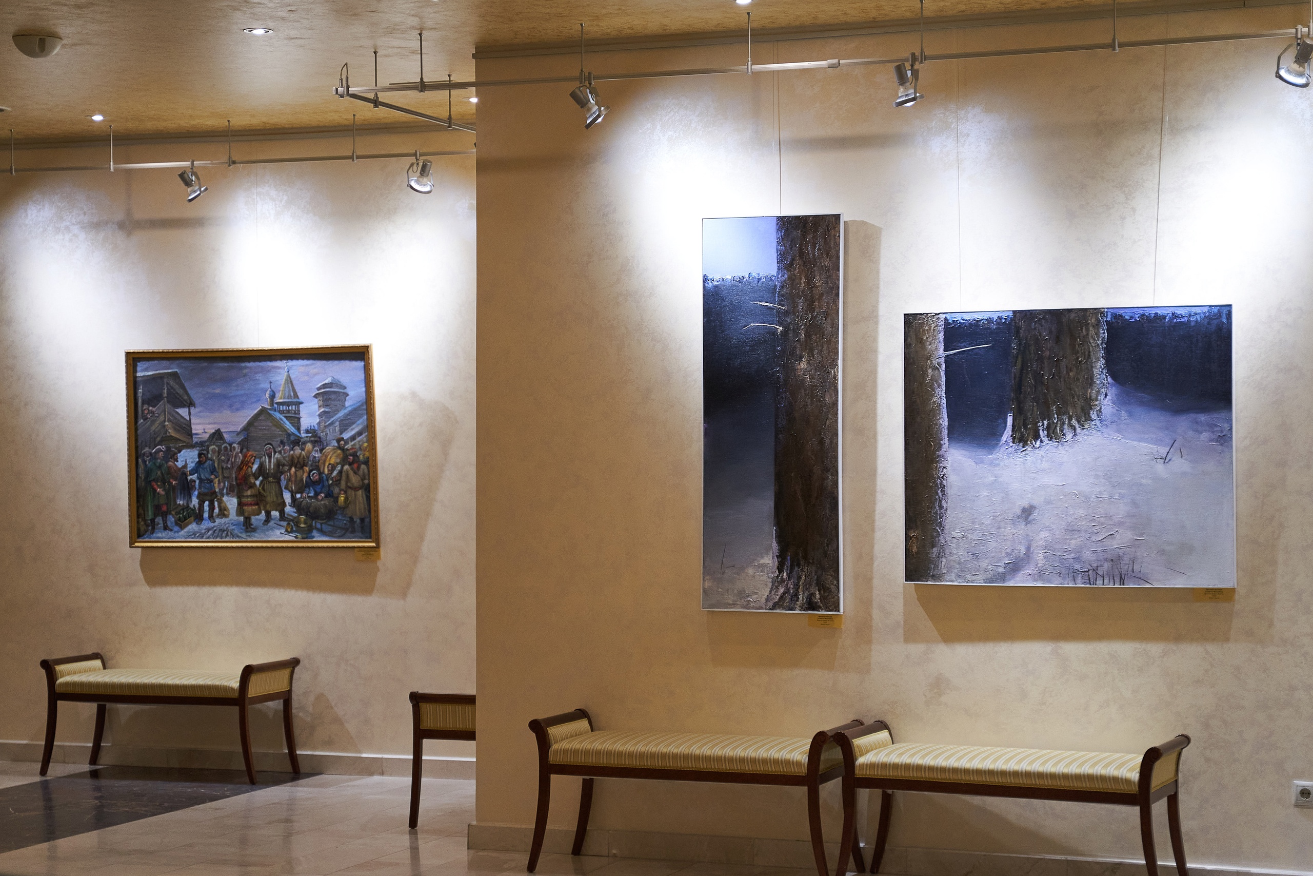 Лучшие работы югорских художников представлены на выставке в «Югра-Классик»