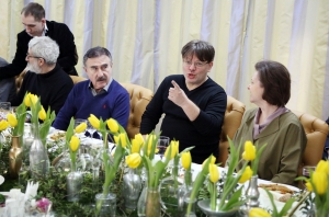 Губернатор Наталья Комарова общалась на фестивальном завтраке с гостями XVI МФКД «Дух огня» 