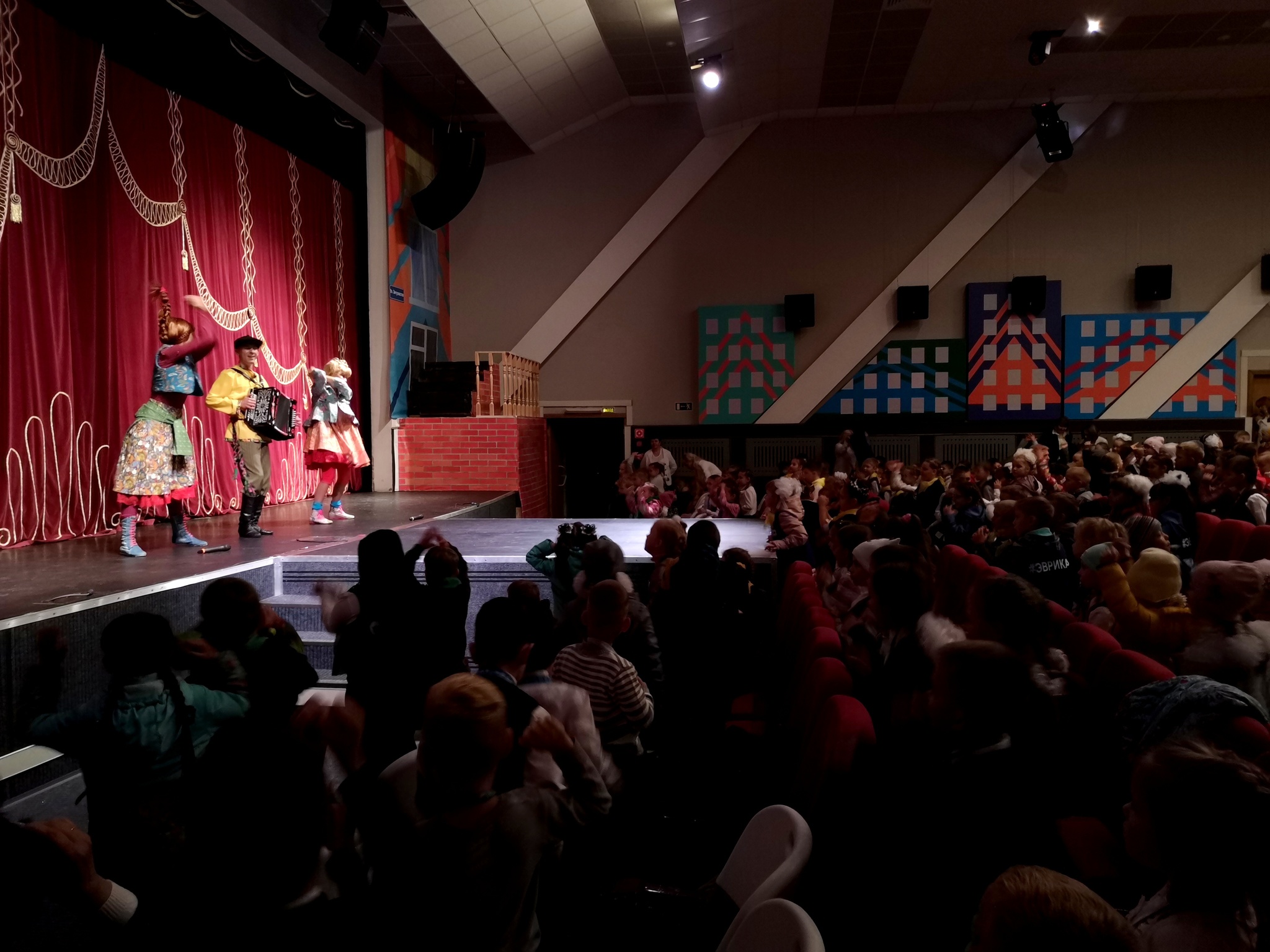 Сургутский театр впервые представил спектакли в ЯНАО