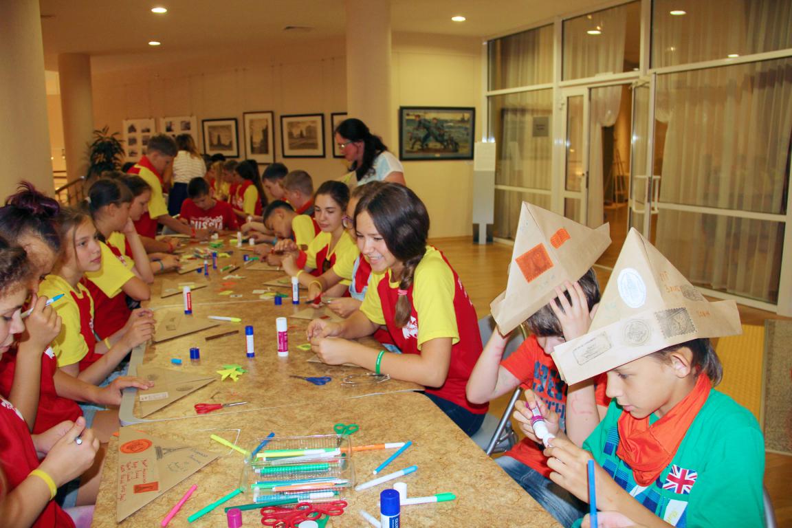 Государственный художественный музей реализует проект для воспитанников летних оздоровительных лагерей «Красочное лето»