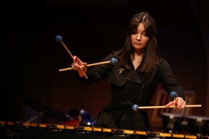Жгучую латиноамериканскую смесь представил Концертный оркестр Югры 