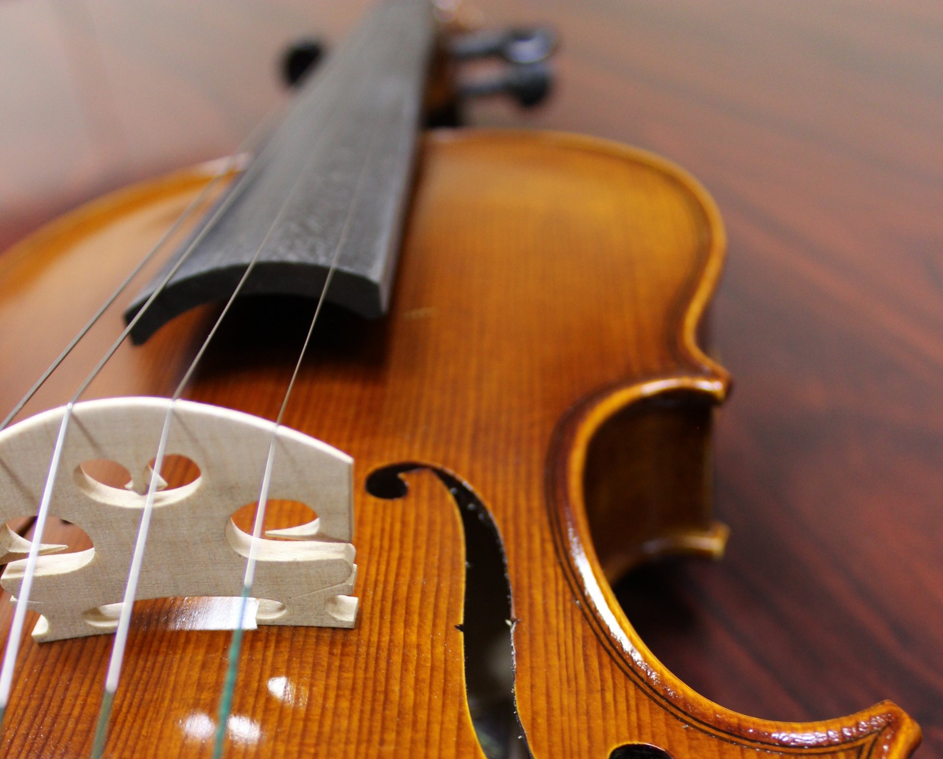 Сургутский музыкальный колледж продолжает обновлять парк инструментов 