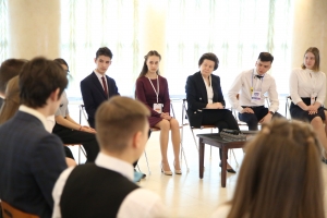Наталья Комарова встретилась с участниками регионального этапа межрегионального конкурса «Ученик года – 2019» 