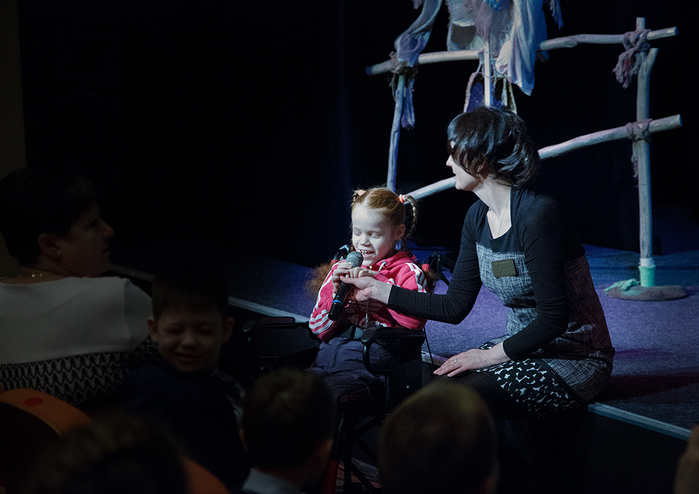 «Особенные» дети спасли Колобка в Театре кукол «Барабашка» 