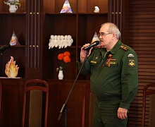 Кирилл Минулин и Андрей Зибарев поздравили ветеранов с наступающим праздником