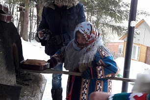Международный телеканал RT (Russia Today) снял сюжет о традиционном югорском хлебе