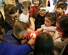 Югорская новогодняя ёлка для детей