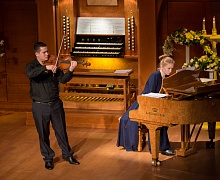Изысканный дуэт органа и скрипки  