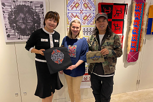Жители Пекина прикоснулись к уникальным художественным кодам Югры