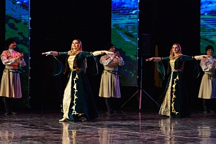  Гала-концерт Всероссийского фестиваля национальных культур «Возьмемся за руки, друзья»