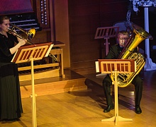 Оркестр Югры почтил концертом память жертв авиакатастрофы