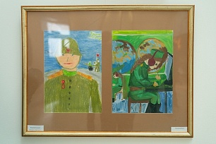Выставку детского рисунка «Служу Отечеству!» презентовали в Государственной библиотеке Югры