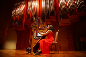 Органный зал «Югра-Классик» наполнился волшебным звучанием арфы и органа!