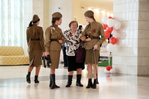 Представители власти поздравили ветеранов Великой Отечественной войны с наступающим Днём Победы
