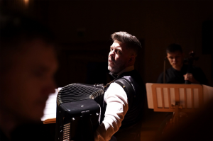 Земныя неволи:  премьерный камерный концерт Алексея Пересидлого стал полной неожиданностью для слушателей