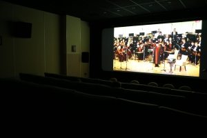 Видеотрансляция концерта «По следам великих путешественников» прошла в КТЦ «Югра-Классик»