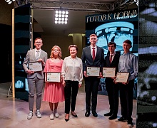 Торжественная церемония вручения медалей лучшим выпускникам Югры