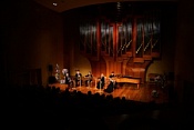 Завораживающая музыка разлилась по всему органному залу "Югра-Классик", наполнив английской атмосферой