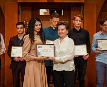 Торжественная церемония вручения медалей лучшим выпускникам Югры