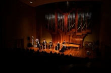 Завораживающая музыка разлилась по всему органному залу "Югра-Классик", наполнив английской атмосферой